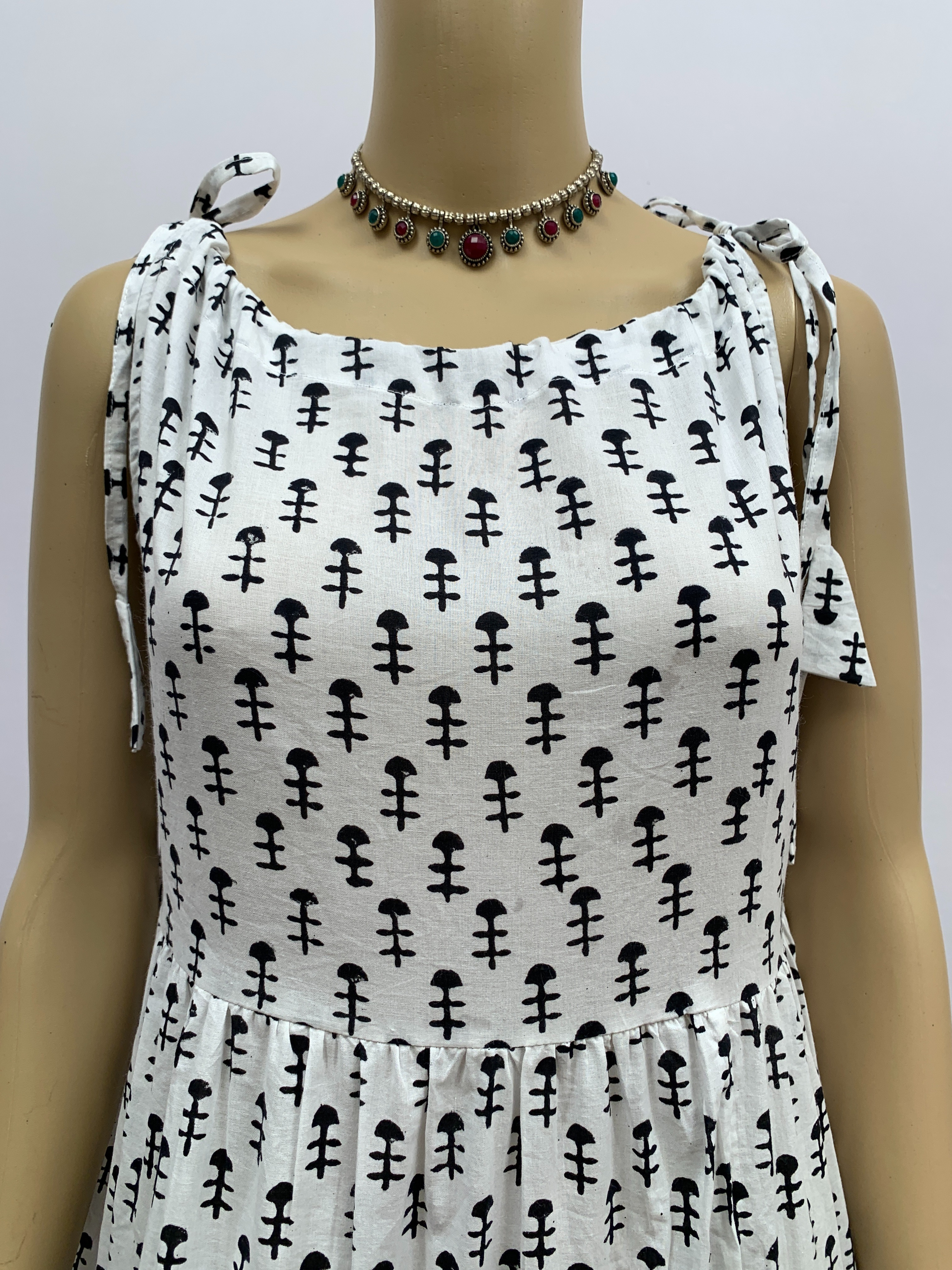 White & Black Cotton Printed Kurthis set with Shoulder Tie-Ups for women |Stylish Kurthis & Kurtis Sets for Women | Threyas