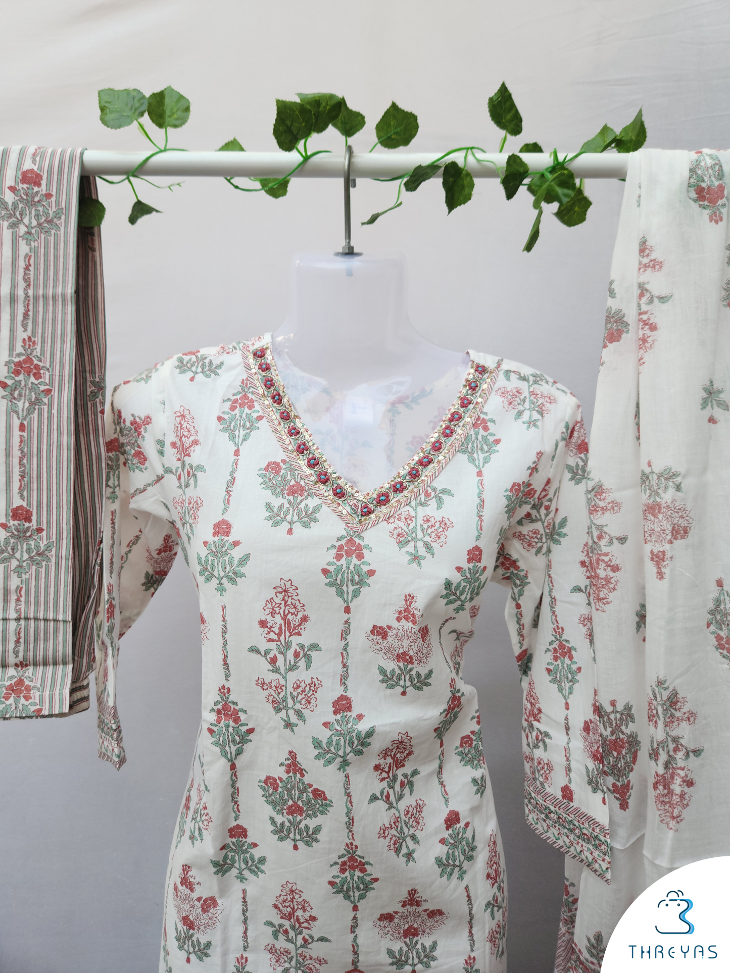 White Cotton kurthis Set for women | Stylish Kurthis & Kurtis Sets for Women |  Threyas 