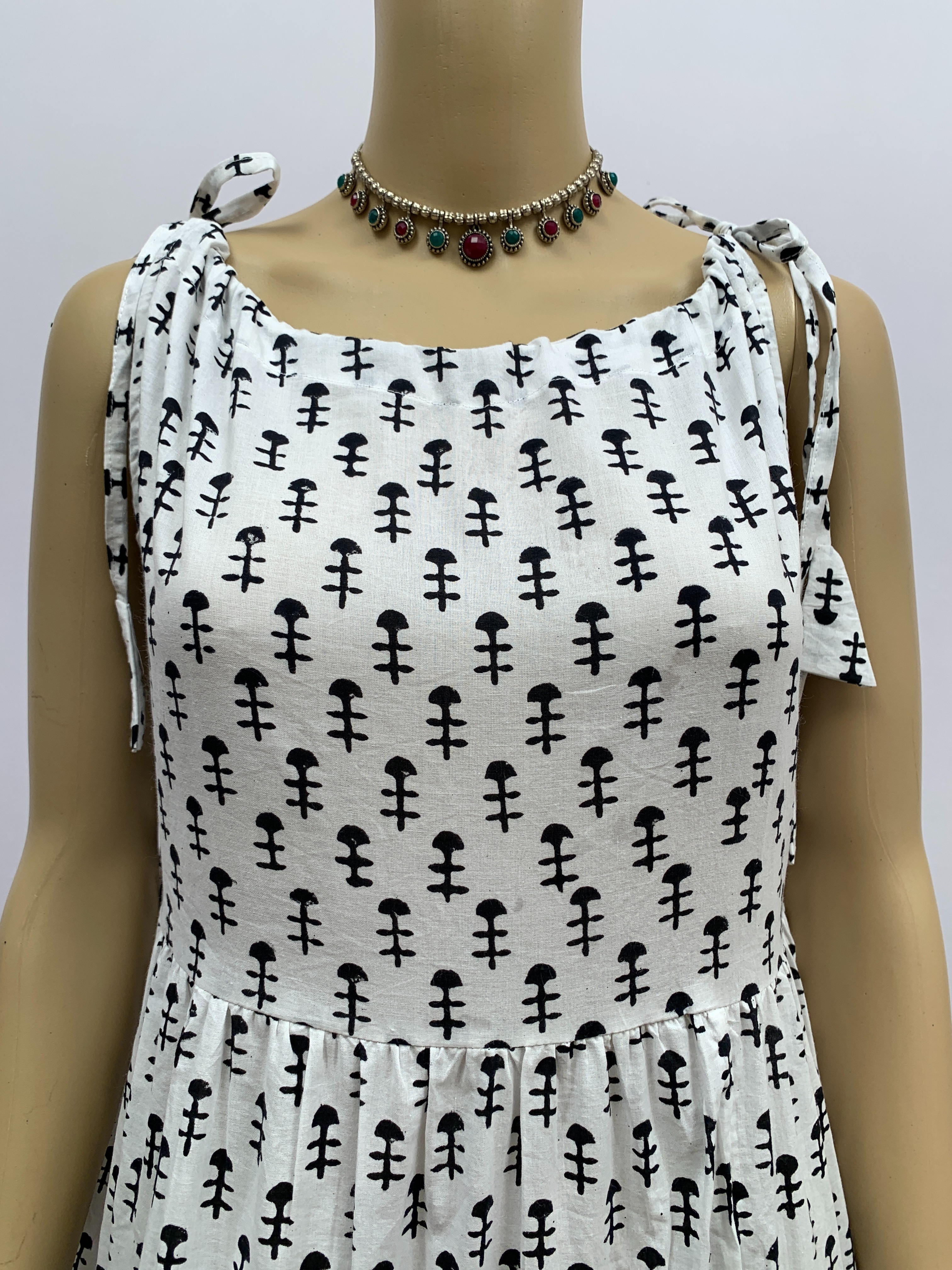 White & Black Cotton Printed Kurthis set with Shoulder Tie-Ups for women |Stylish Kurthis & Kurtis Sets for Women | Threyas 