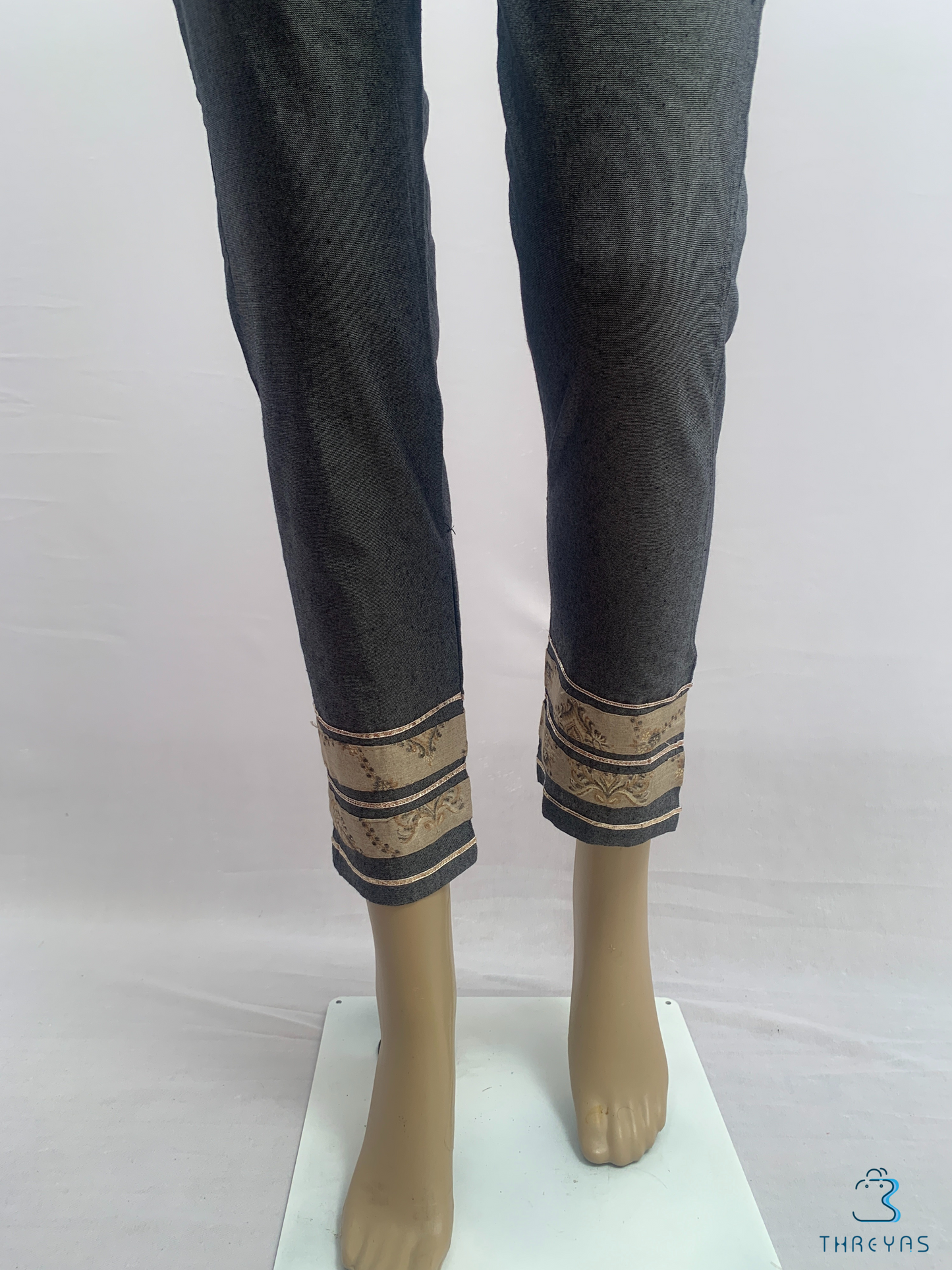 Grey Cotton Kurthis set with straight Pant for women |  Stylish Kurthis & Kurtis Sets for Women |  Threyas 